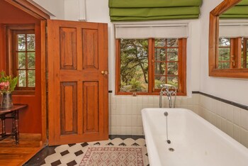 jetwing warwick gardens a luxury reserve