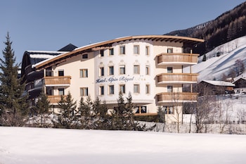Alpin Royal Wellness Refugium & Resort Hotel,Cadipietra>>Bolzano,5 star