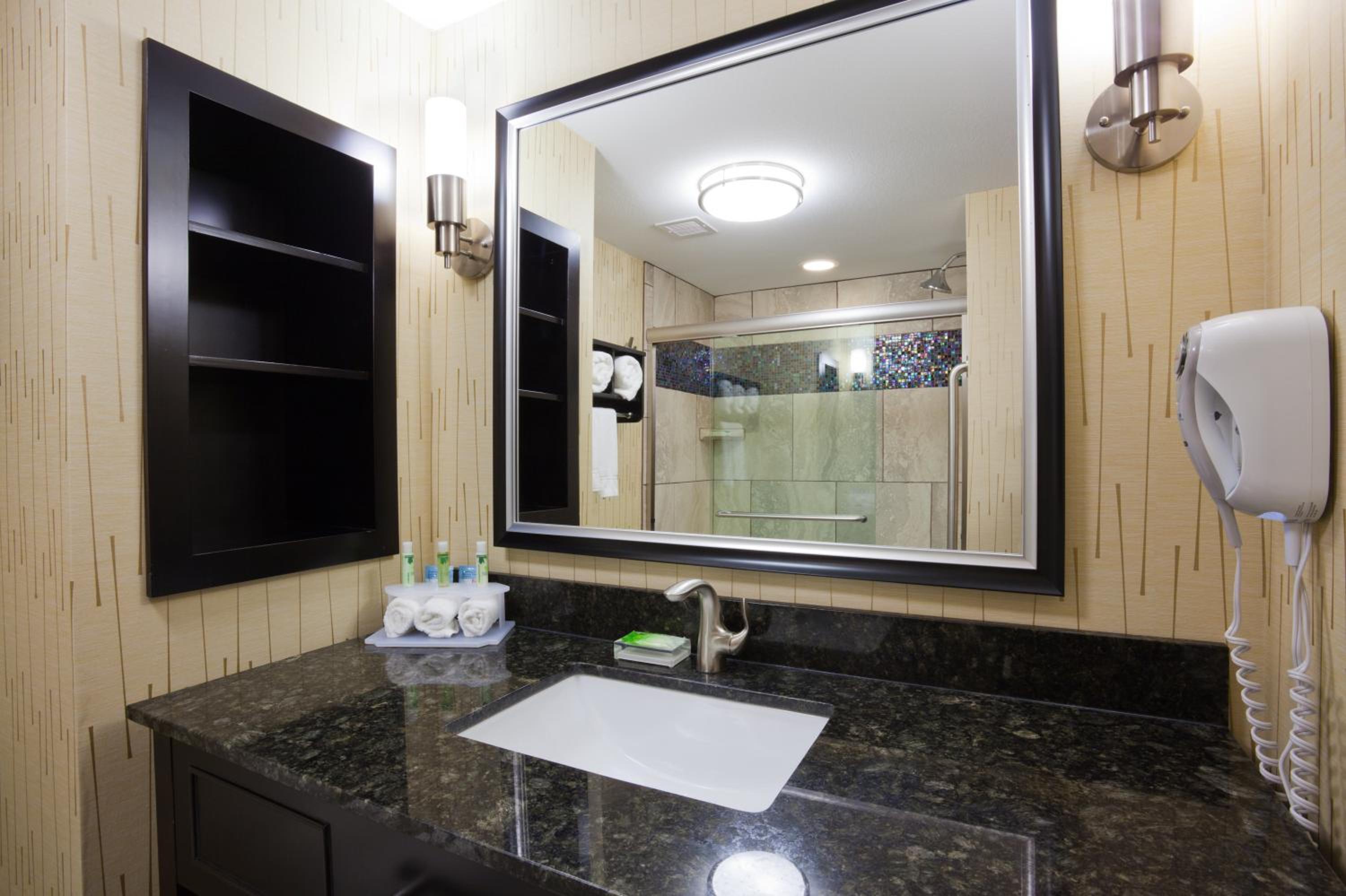 holiday inn express hotel and suites fort dodge by ihg