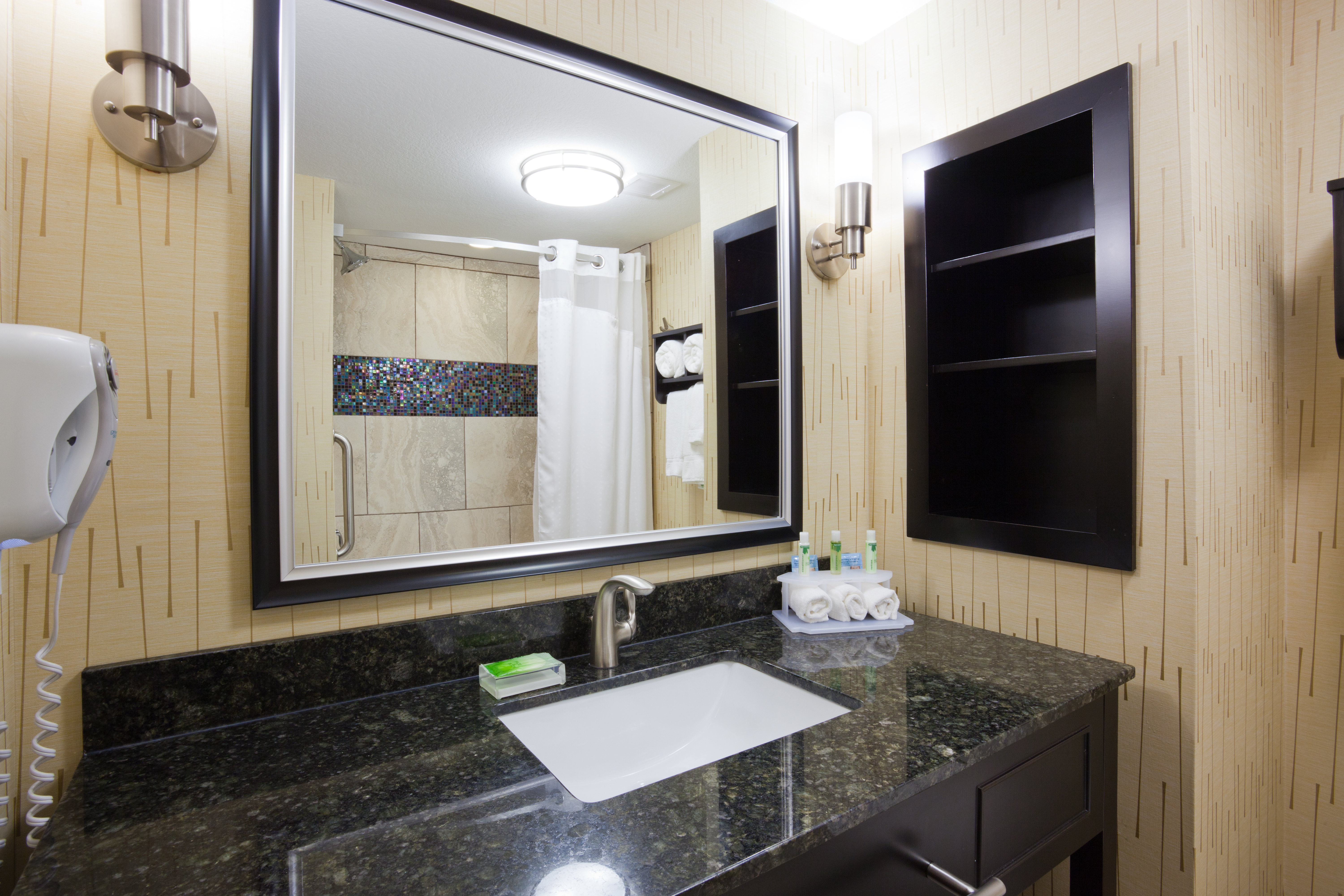 holiday inn express hotel and suites fort dodge by ihg