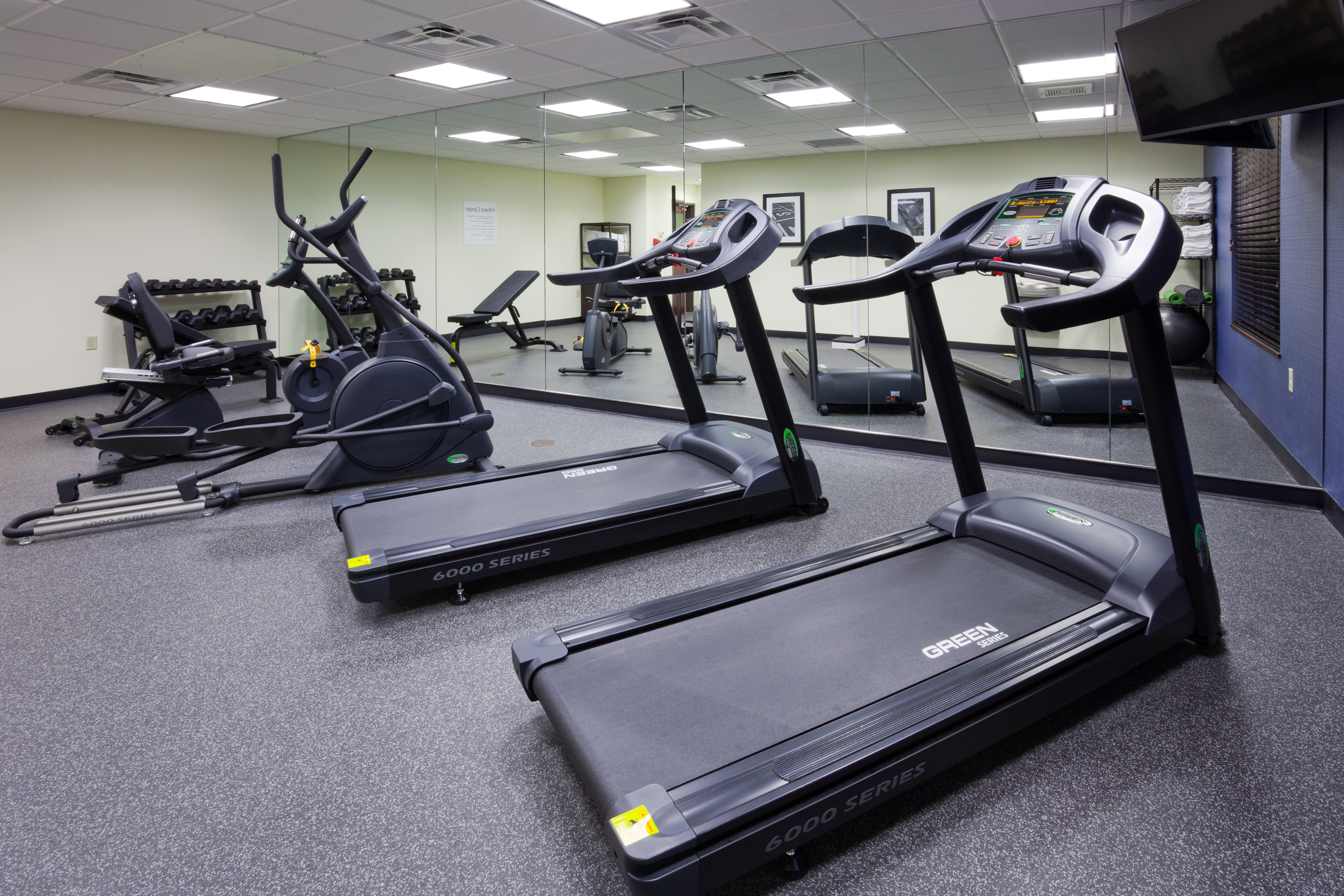 holiday inn express hotel and suites fort dodge by ihg