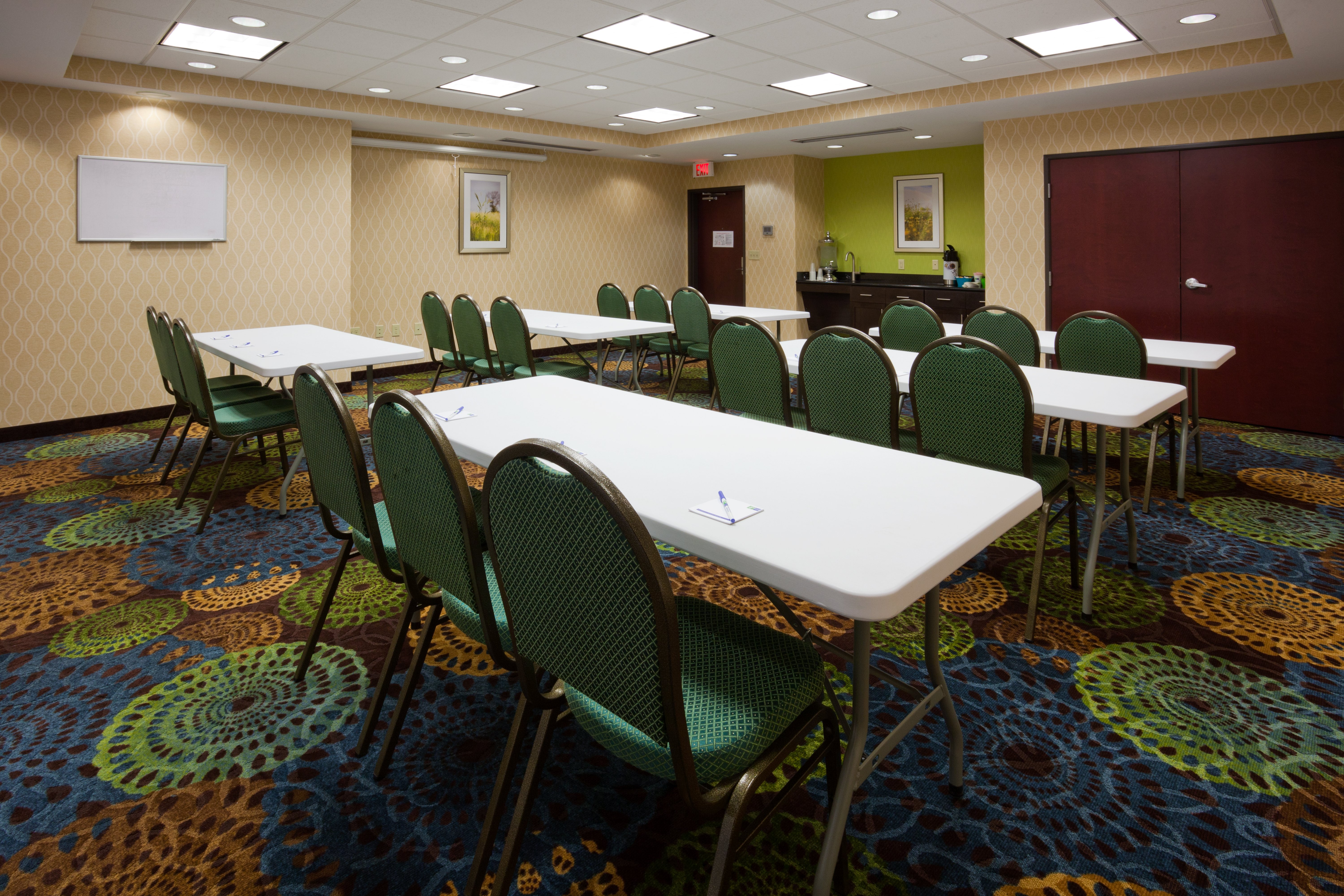 holiday inn express hotel and suites fort dodge by ihg