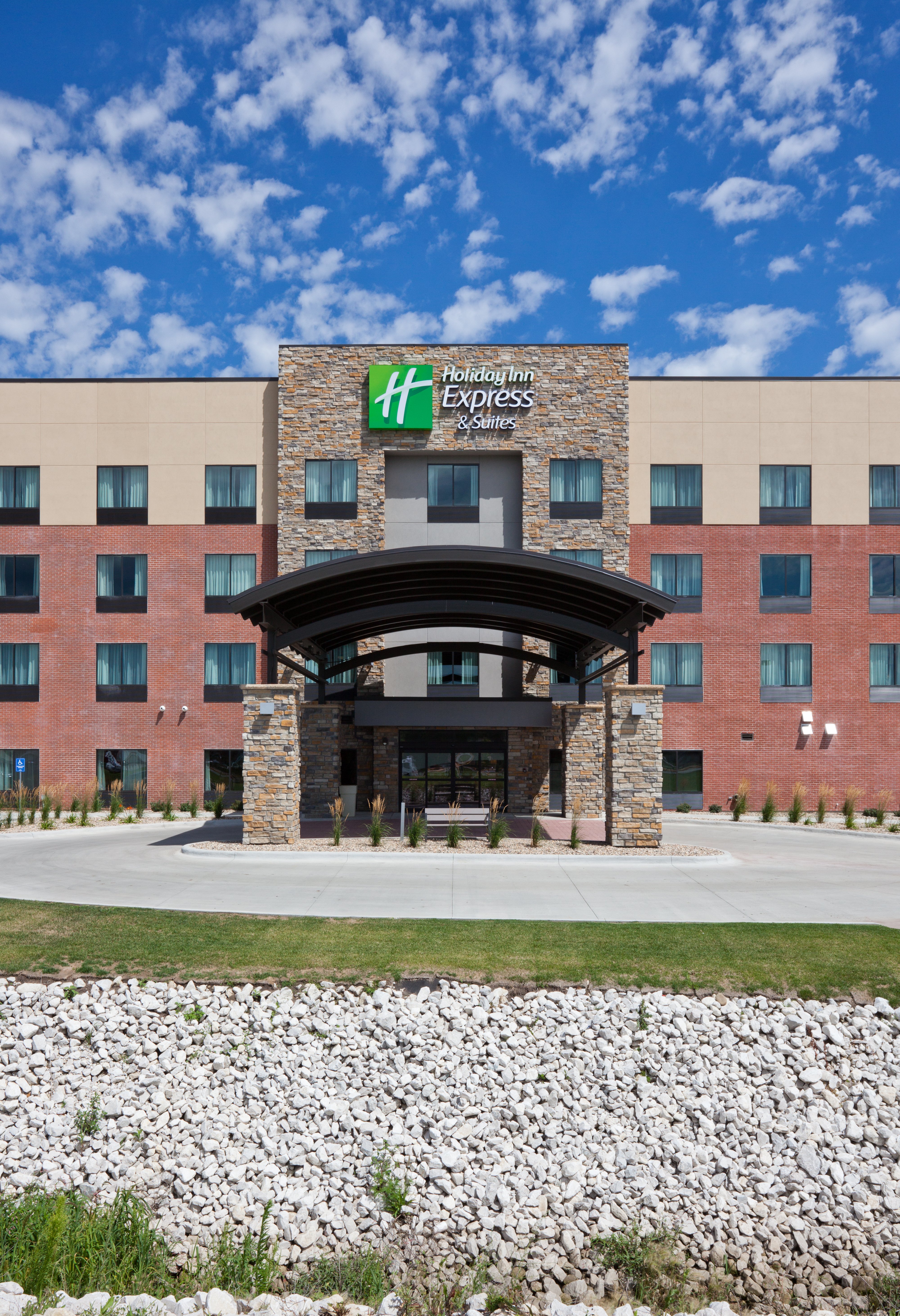 holiday inn express hotel and suites fort dodge by ihg