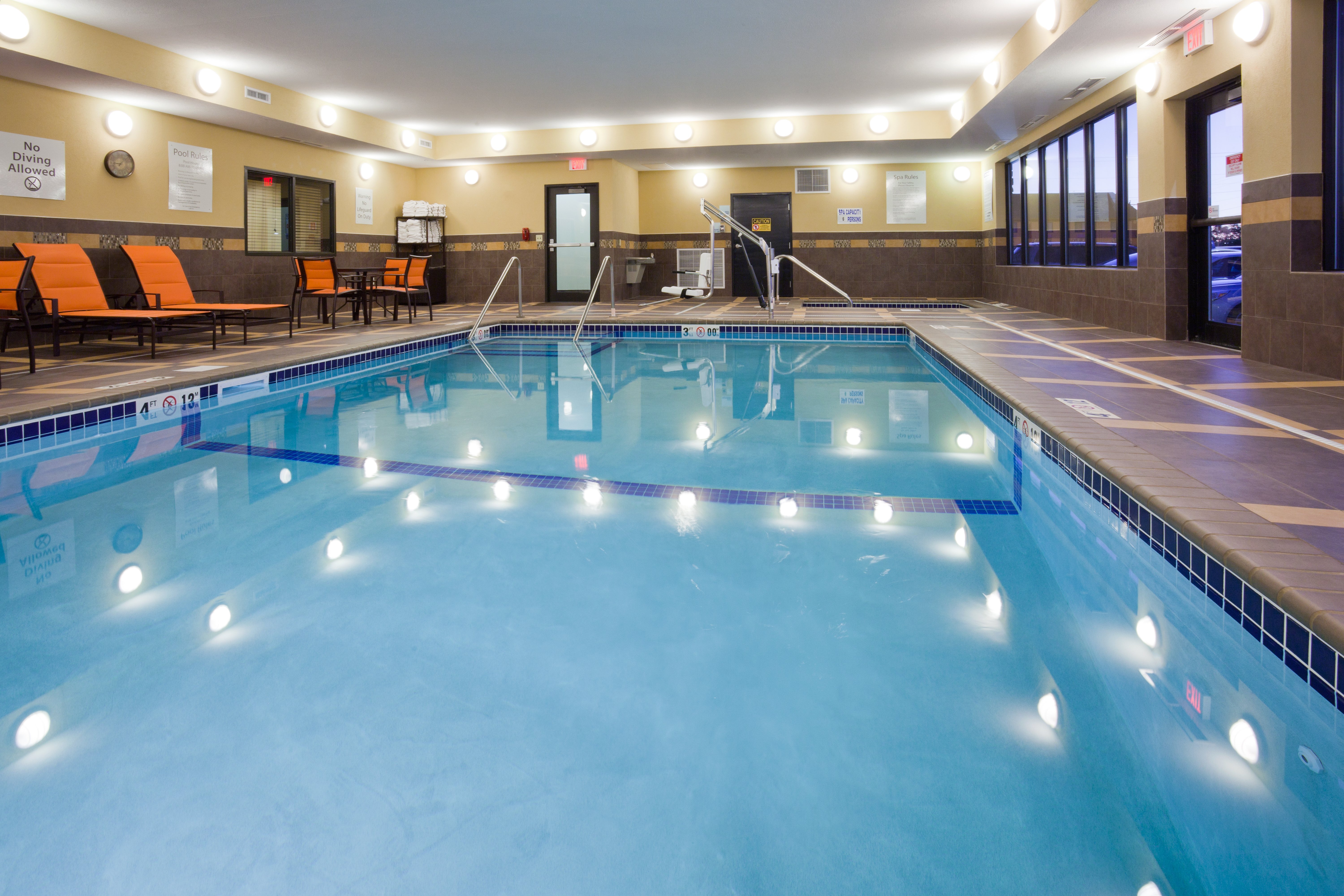 holiday inn express hotel and suites fort dodge by ihg