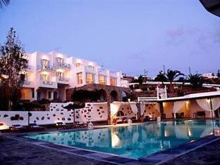 manoulas beach mykonos resort