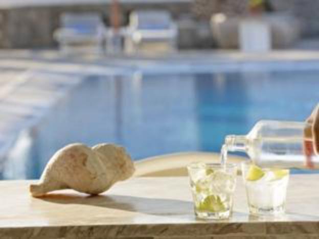 manoulas beach mykonos resort