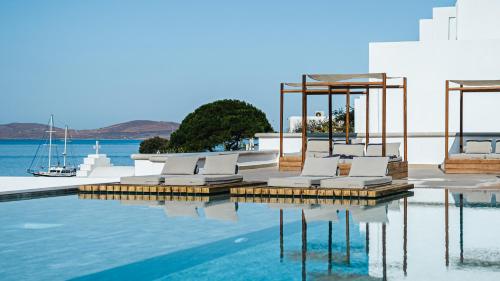 manoulas beach mykonos resort