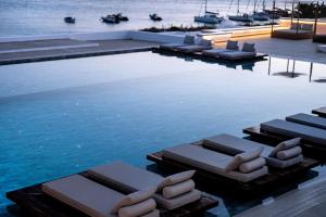 manoulas beach mykonos resort