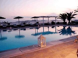 manoulas beach mykonos resort