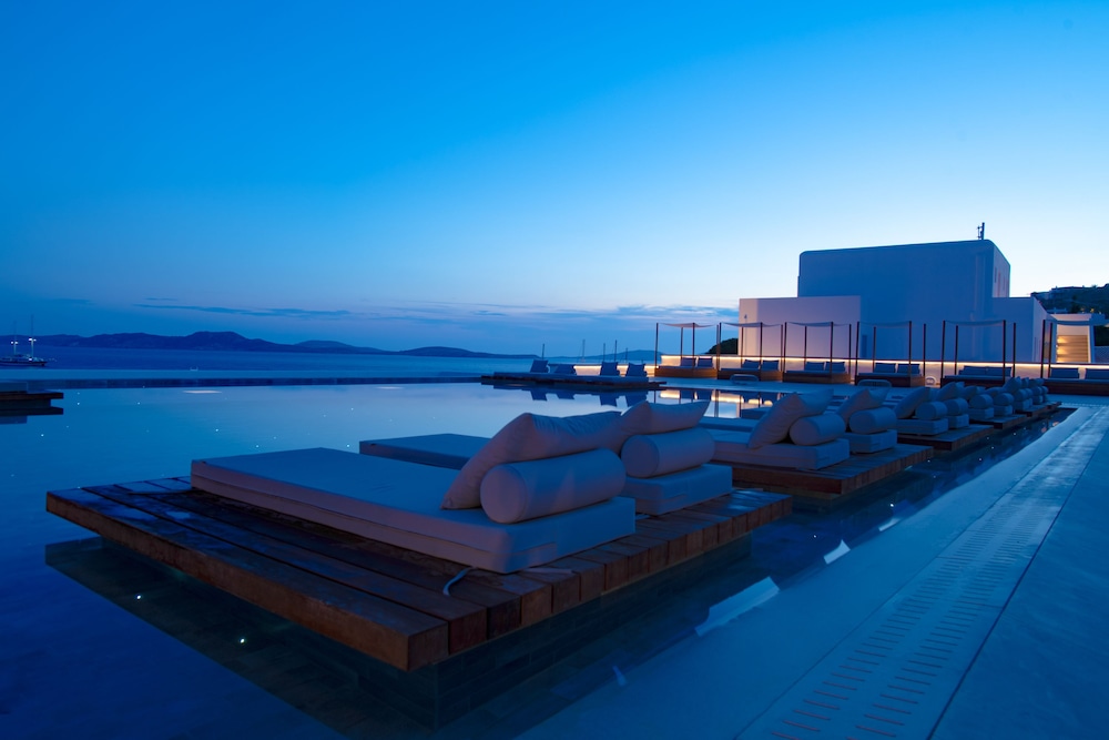 manoulas beach mykonos resort