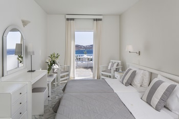 manoulas beach mykonos resort