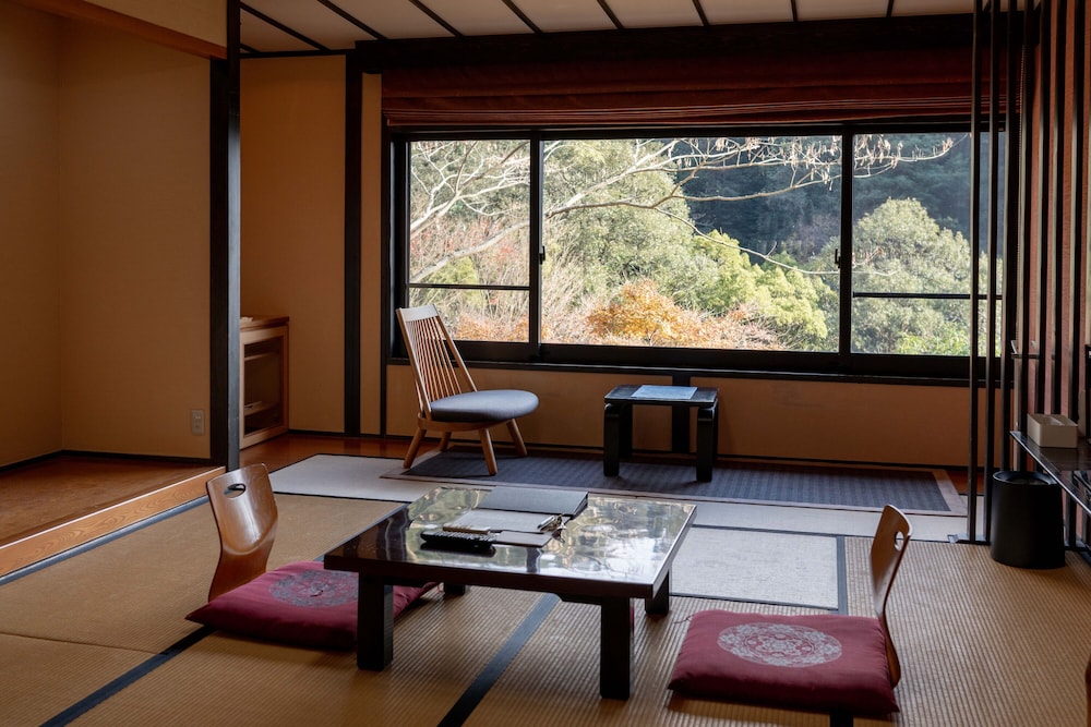 kirishima momijitani seiryuso