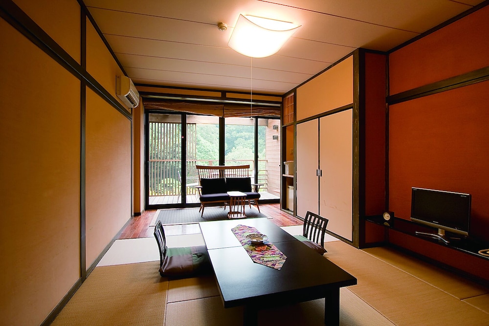 kirishima momijitani seiryuso