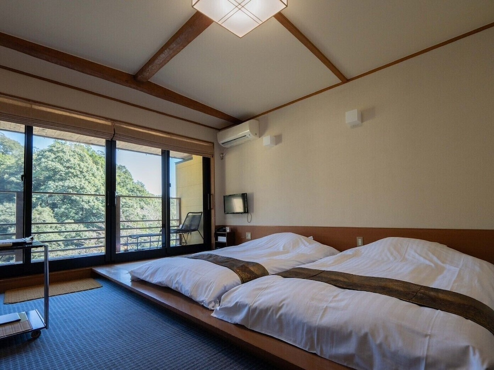 kirishima momijitani seiryuso