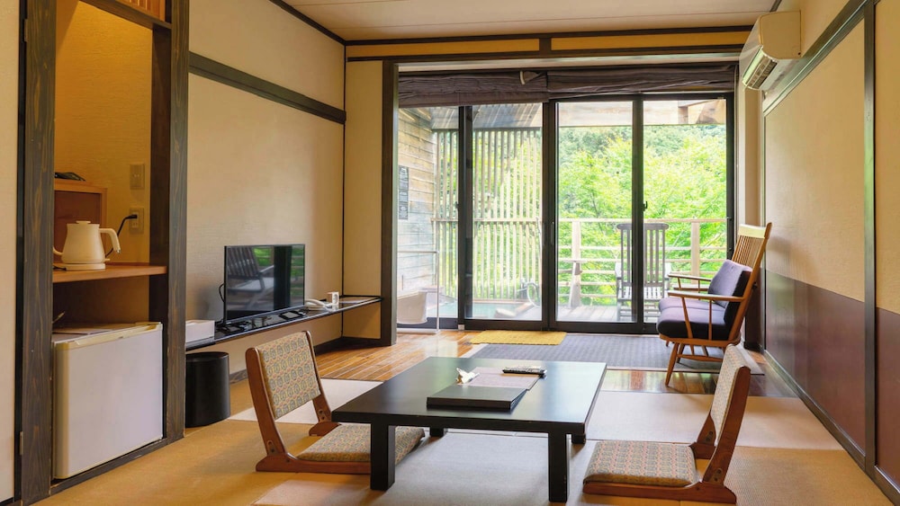 kirishima momijitani seiryuso