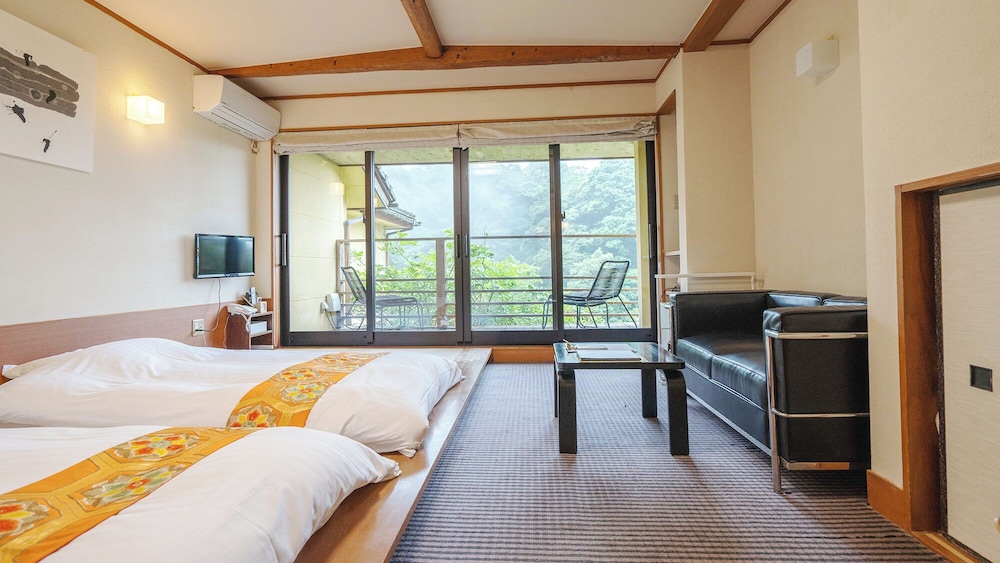 kirishima momijitani seiryuso