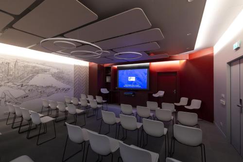 holiday inn express arras by ihg