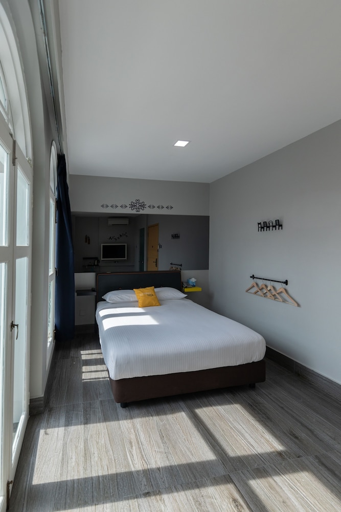 butternut tree hotel