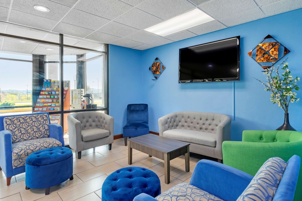 ramada limited knoxville area