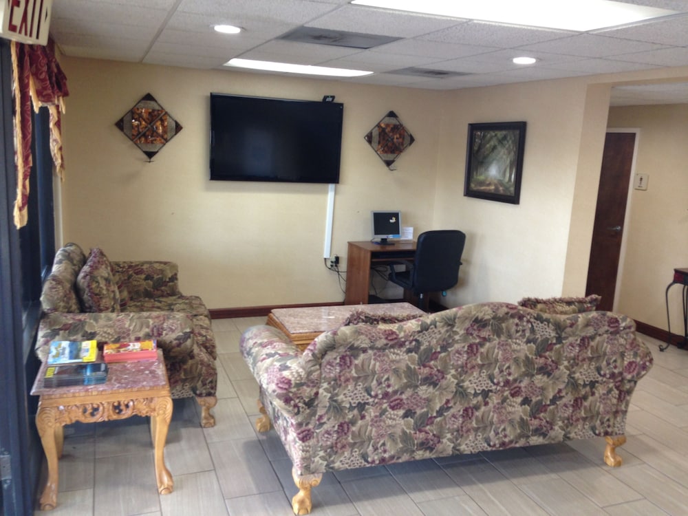 ramada limited knoxville area