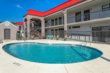 ramada limited knoxville area
