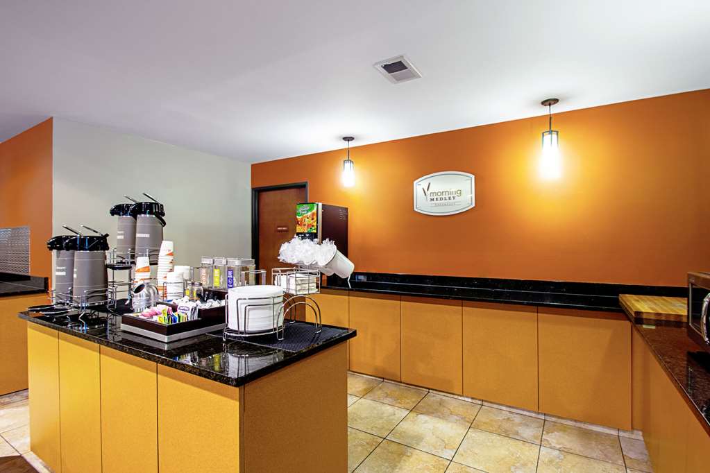 sleep inn and suites madison monona