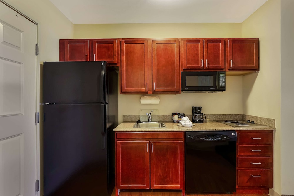 mainstay suites fitchburg madison