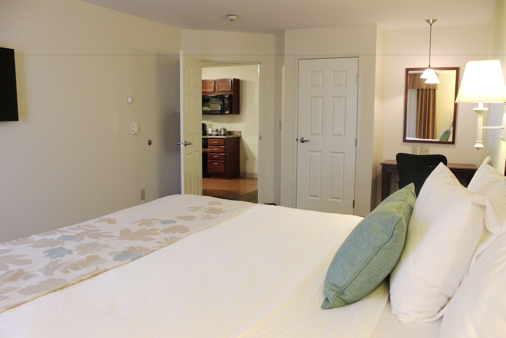 mainstay suites fitchburg madison