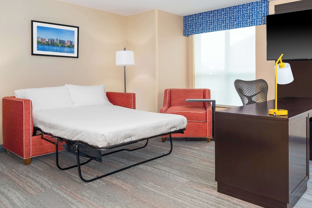 hampton inn and suites madison downtown