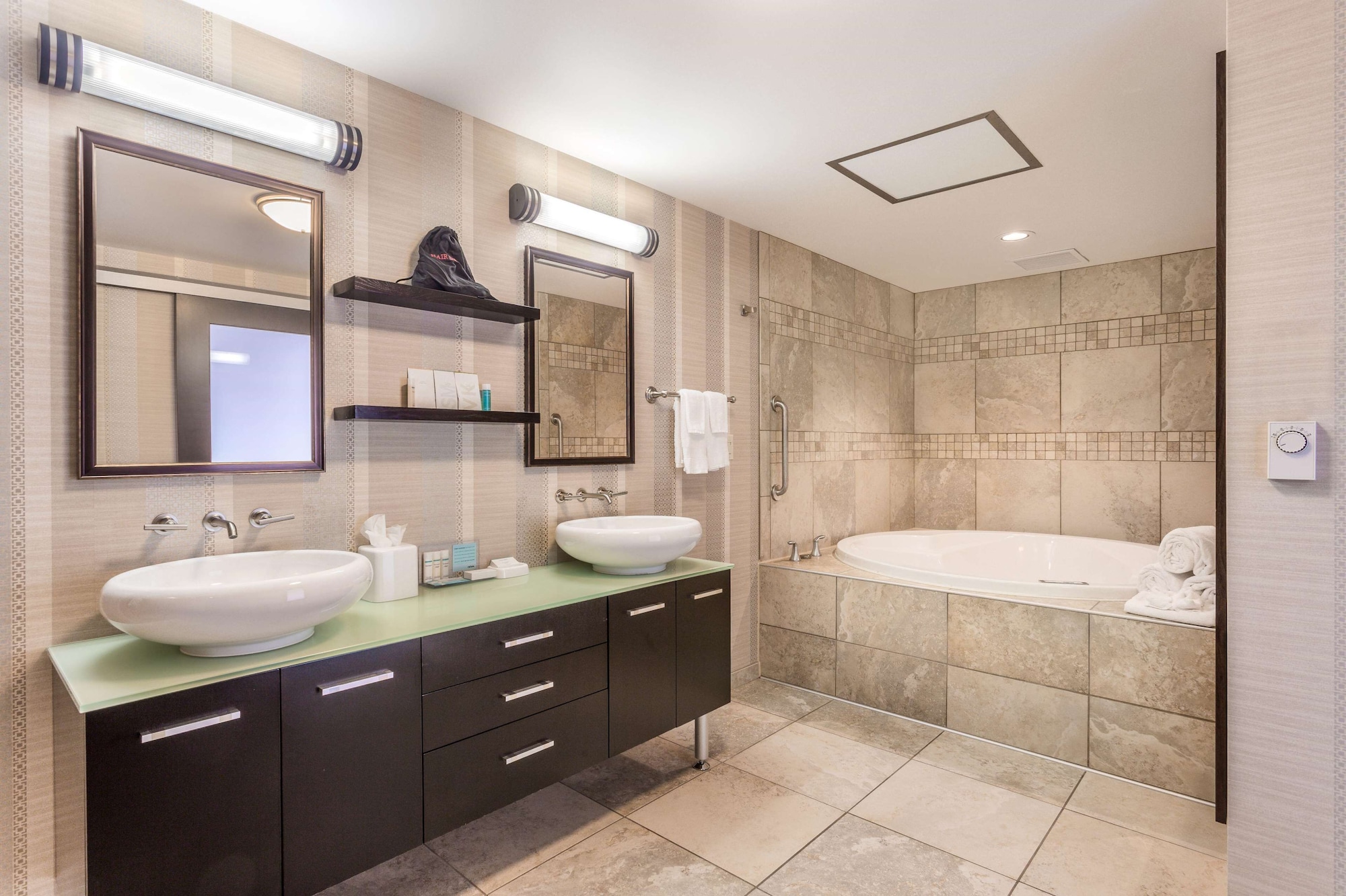 hampton inn and suites madison downtown