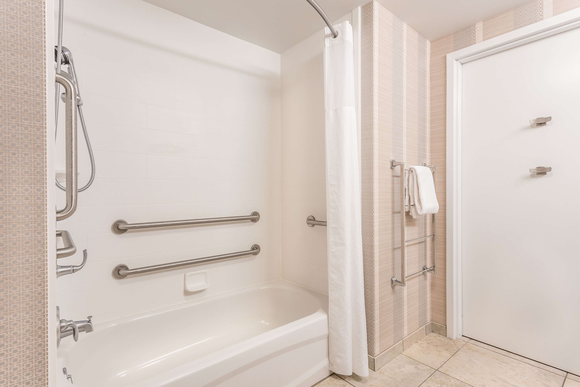 hampton inn and suites madison downtown