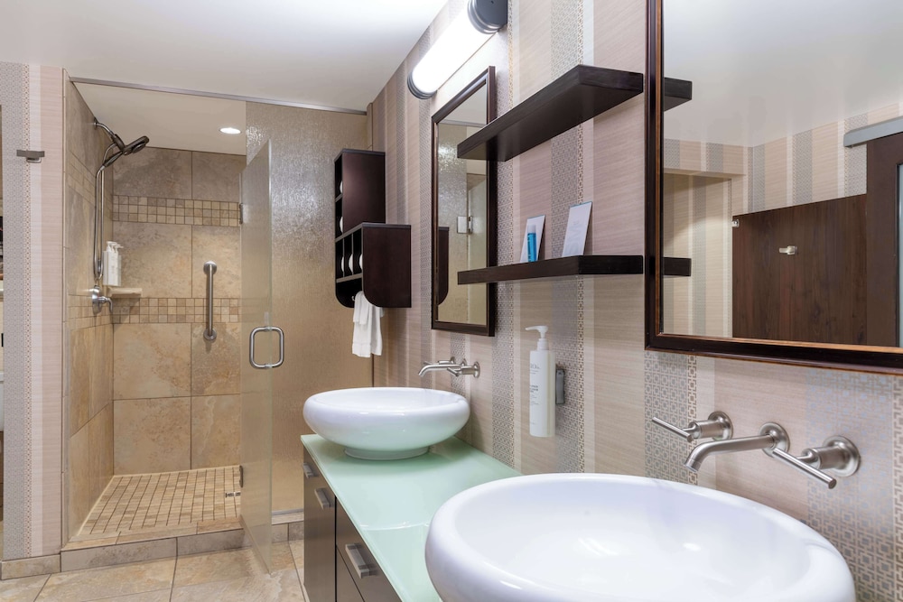 hampton inn and suites madison downtown