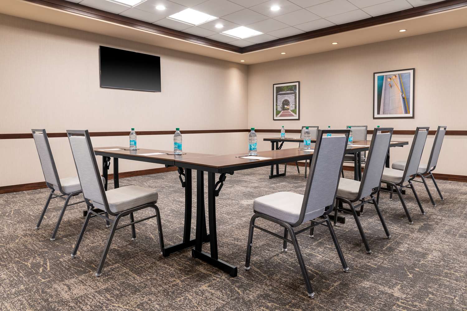 hampton inn and suites madison downtown