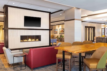Hampton Inn & Suites Madison / Downtown,Dane County Regional Airport>>Dane,3 star