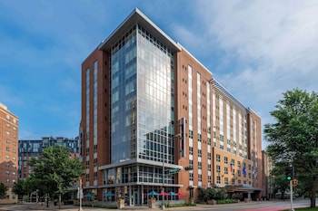 hampton inn and suites madison downtown