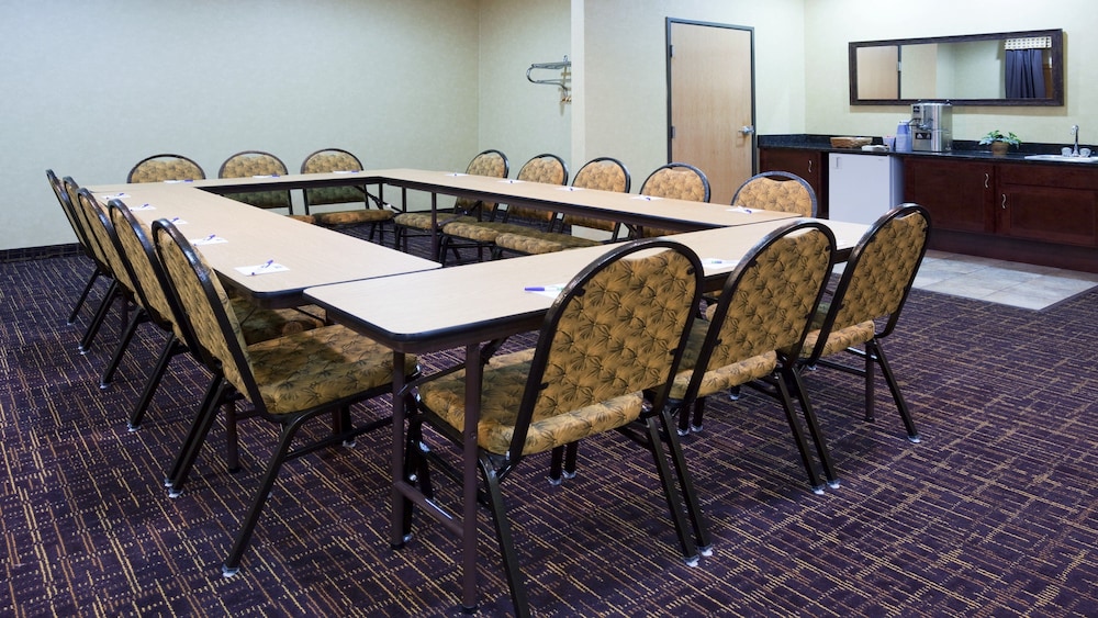 holiday inn express deforest by ihg