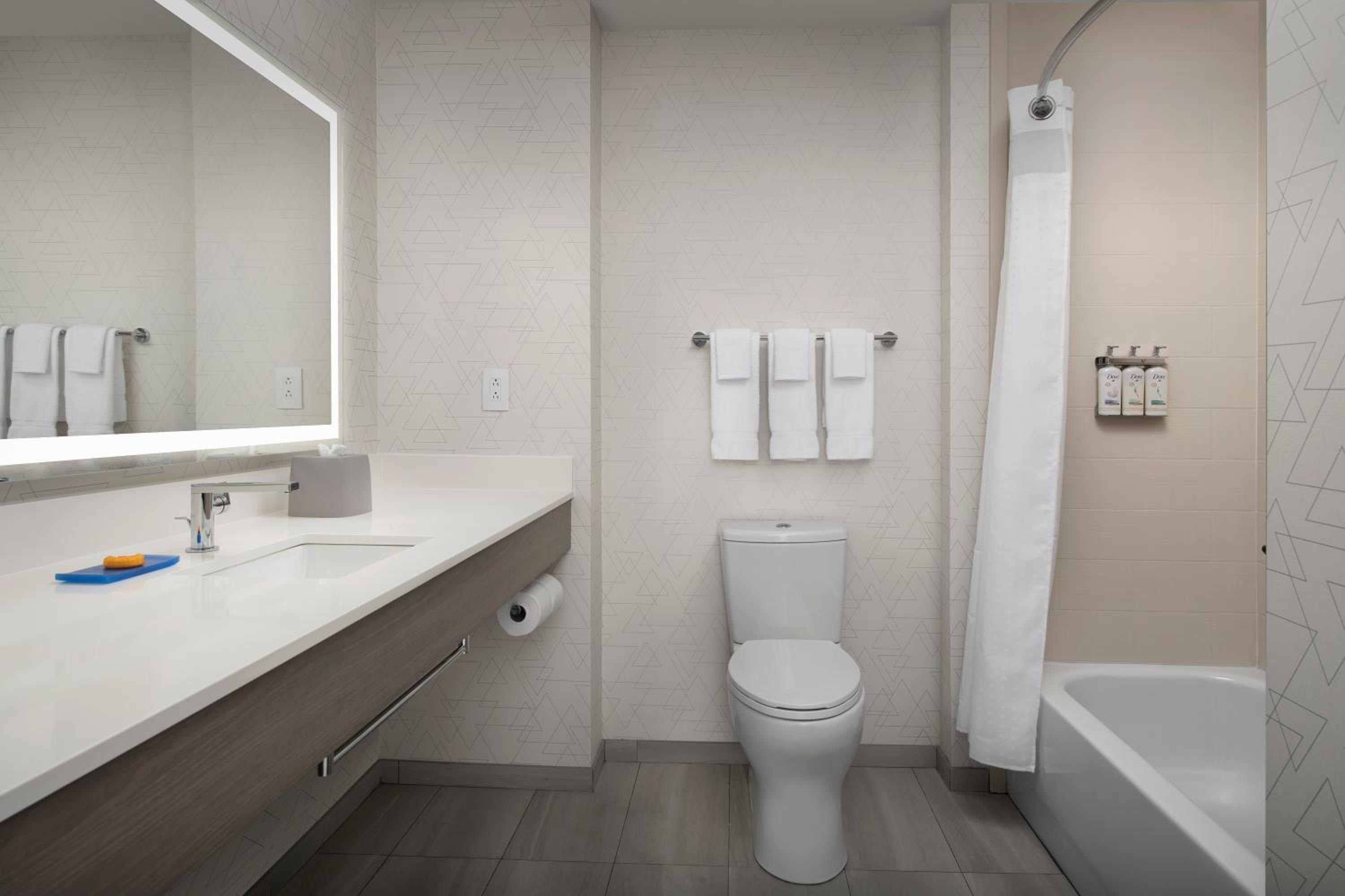 holiday inn express and suites knoxville clinton by ihg