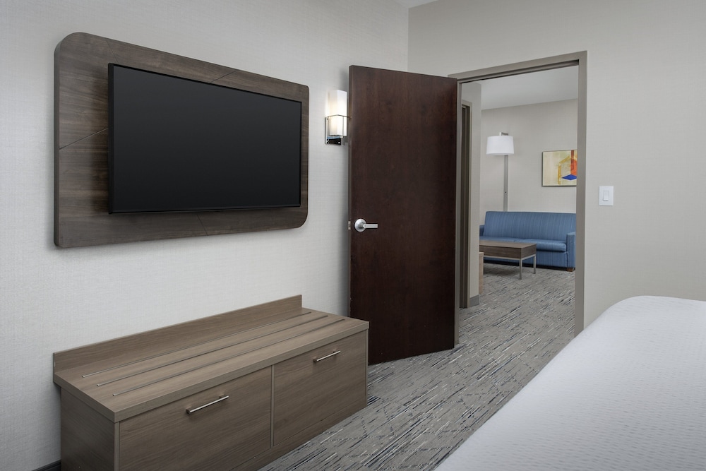 holiday inn express and suites knoxville clinton by ihg