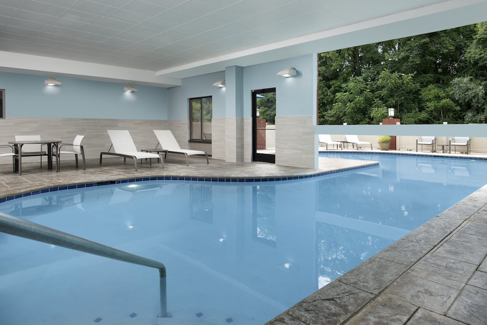 holiday inn express and suites knoxville clinton by ihg