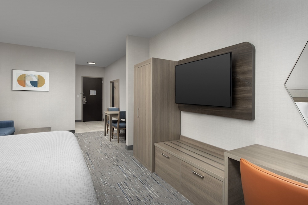 holiday inn express and suites knoxville clinton by ihg