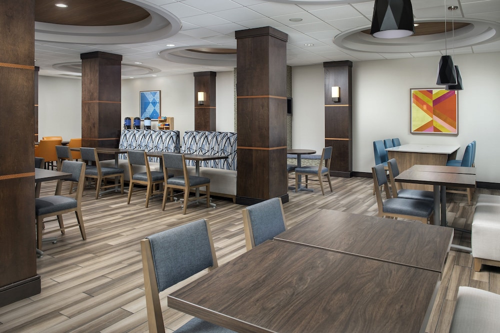 holiday inn express and suites knoxville clinton by ihg