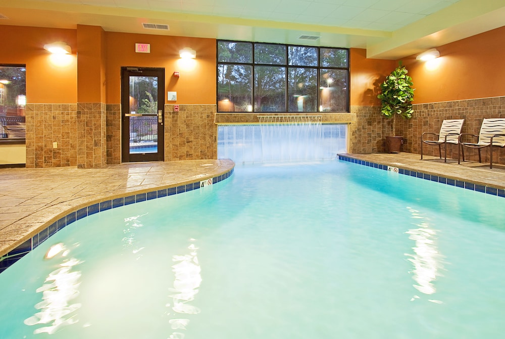holiday inn express and suites knoxville clinton by ihg