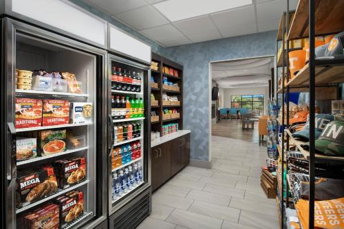 holiday inn express and suites knoxville clinton by ihg