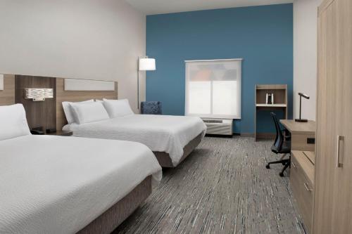 holiday inn express and suites knoxville clinton by ihg