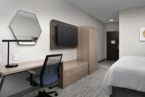 holiday inn express and suites knoxville clinton by ihg