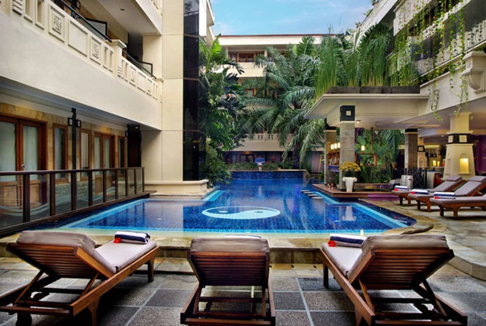 famous hotel kuta