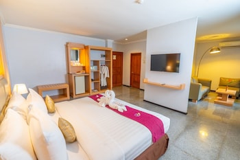famous hotel kuta