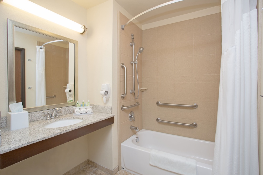 holiday inn express and suites glendive by ihg