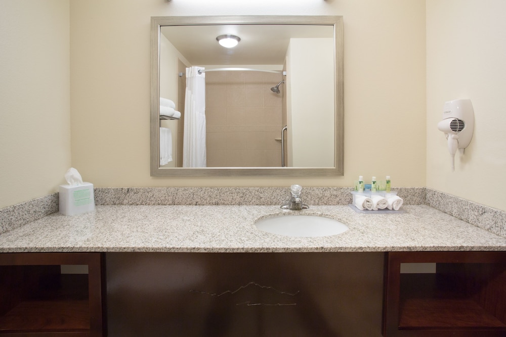 holiday inn express and suites glendive by ihg