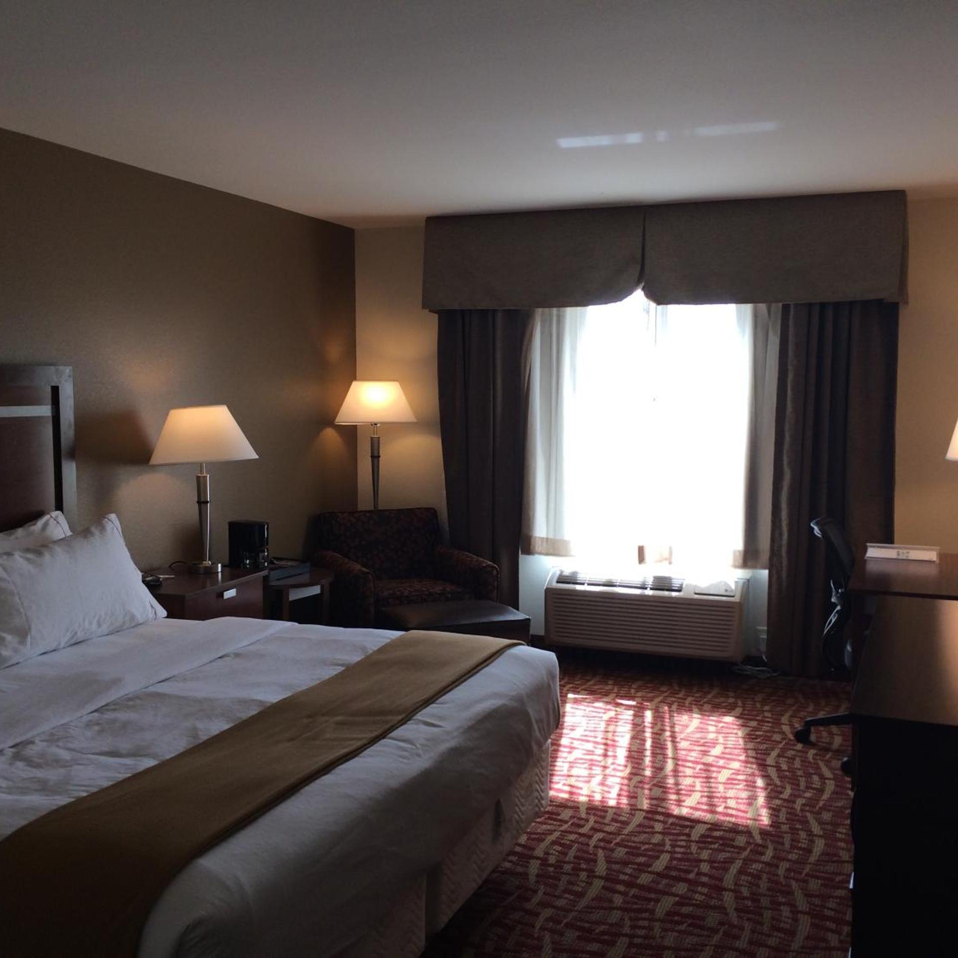 holiday inn express and suites glendive by ihg